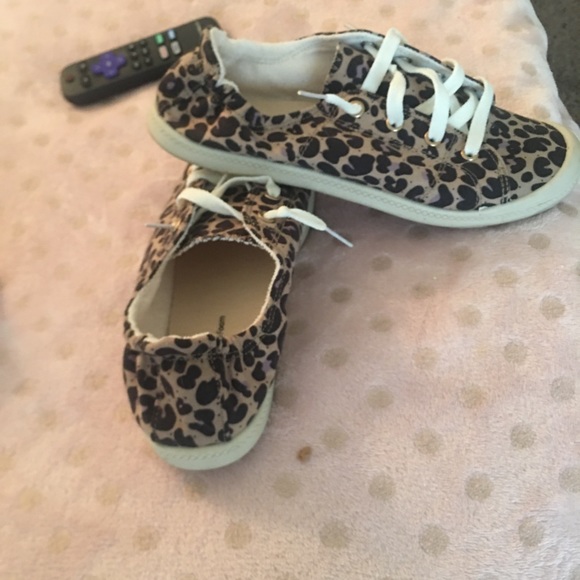 Shoes - Picture 3 of 5